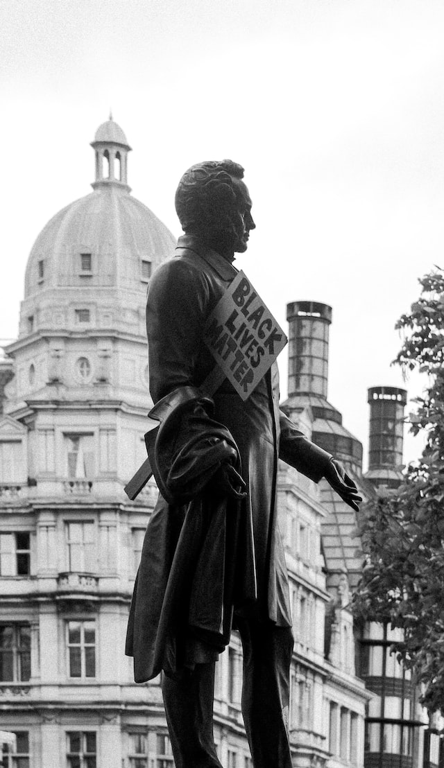 blm statue_NIM_640_unsplash